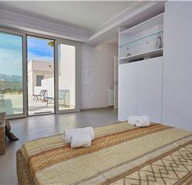 5 bedroom villa with infinity pool, Castellammare del Golfo, sleeps 9